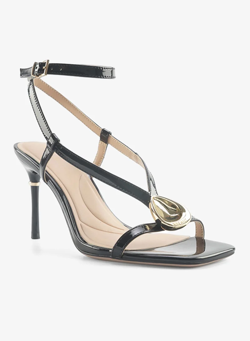 ناين ويست صنادل بكعب عالٍ وحزام للكاحل